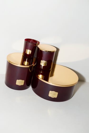 Image 0 of GINGERBREAD SCENTED CANDLES from Zara
