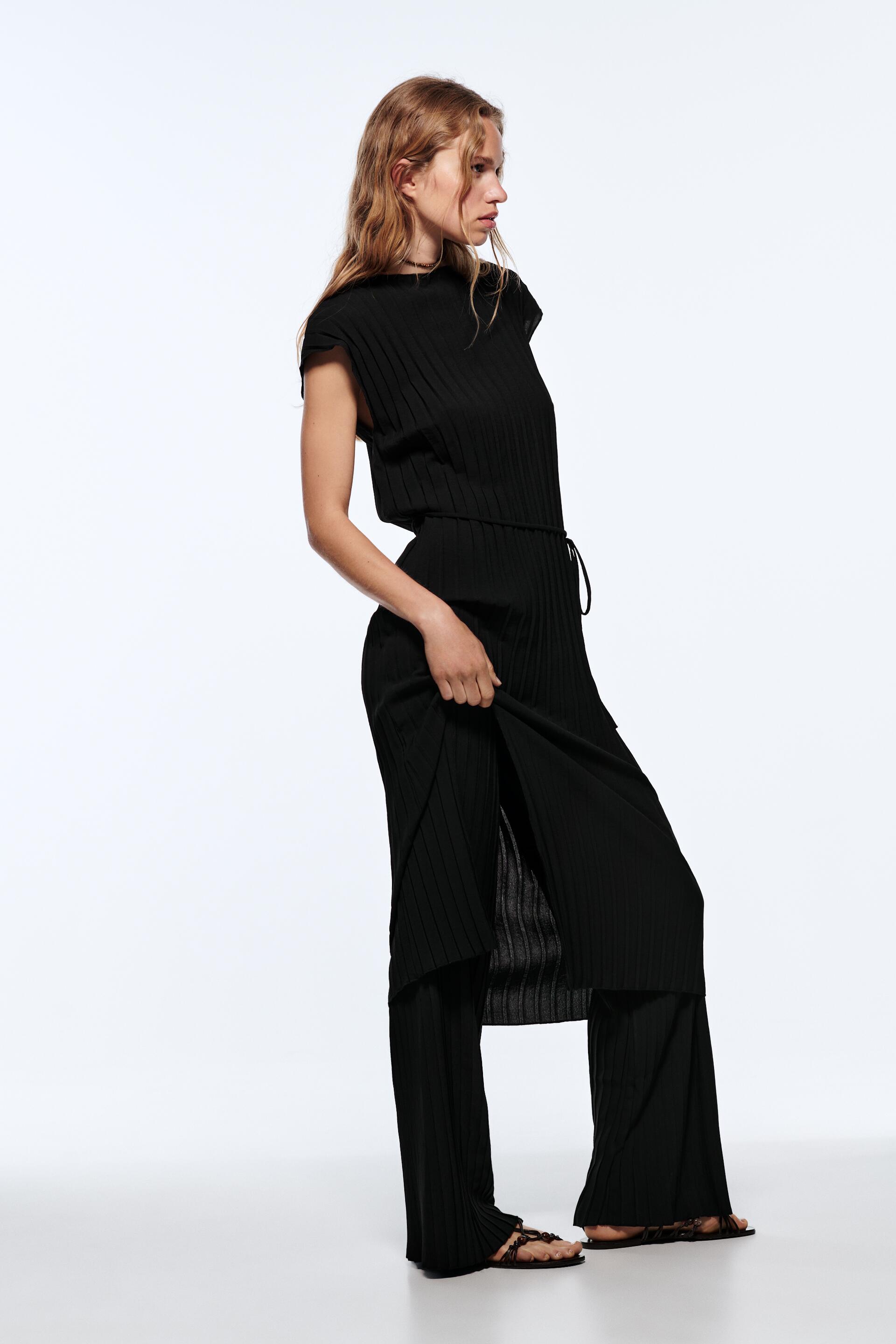 MINIMALIST PLEATED TROUSERS - Black 