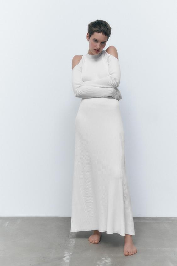 LONG DRESS WITH CUT OUT DETAIL - White 