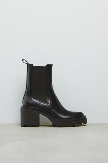 Image 0 of CHELSEA ANKLE BOOTS WITH TRACK SOLES from Zara