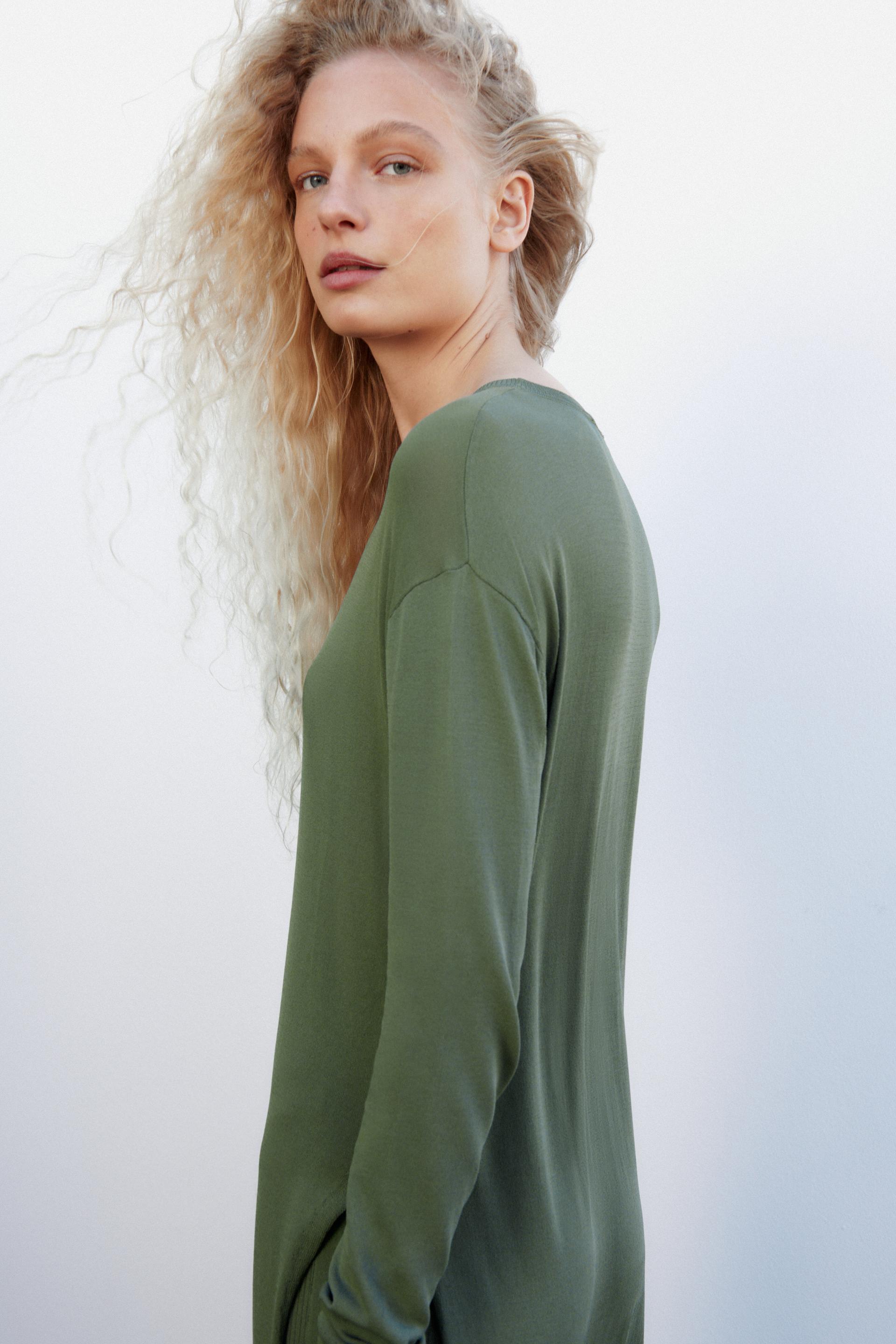 サイドスリット ニットチュニック - ドライグリーン | ZARA Japan / 日本 サイドスリット ニットチュニック - ドライグリーン | ZARA Japan / 日本