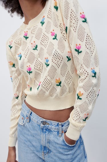 EMBROIDERED KNIT SWEATER