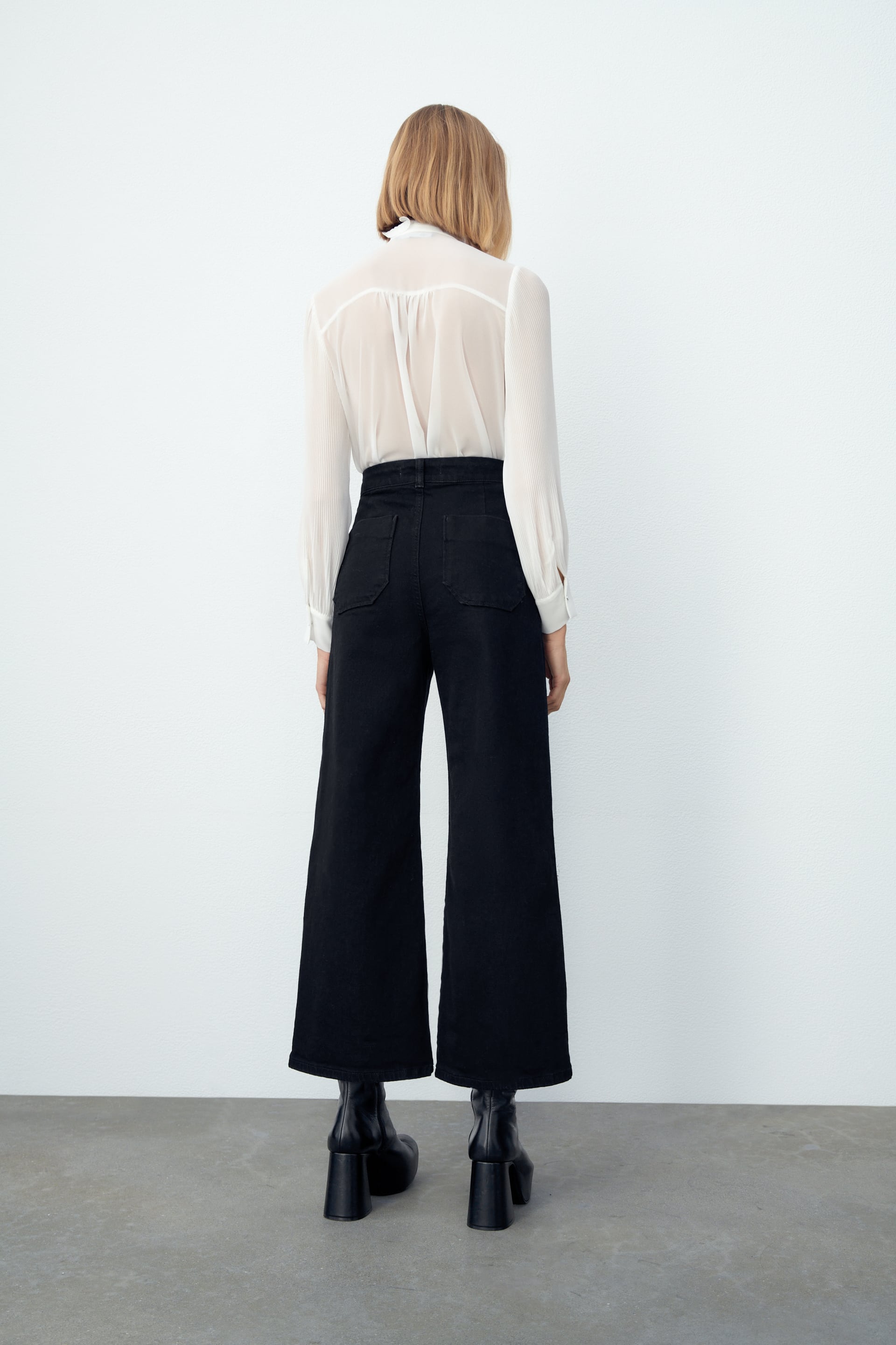 Bloody newspaper Monarchy Z1975 CROPPED WIDE LEG BUTTONED JEANS - Mid-blue | ZARA United States