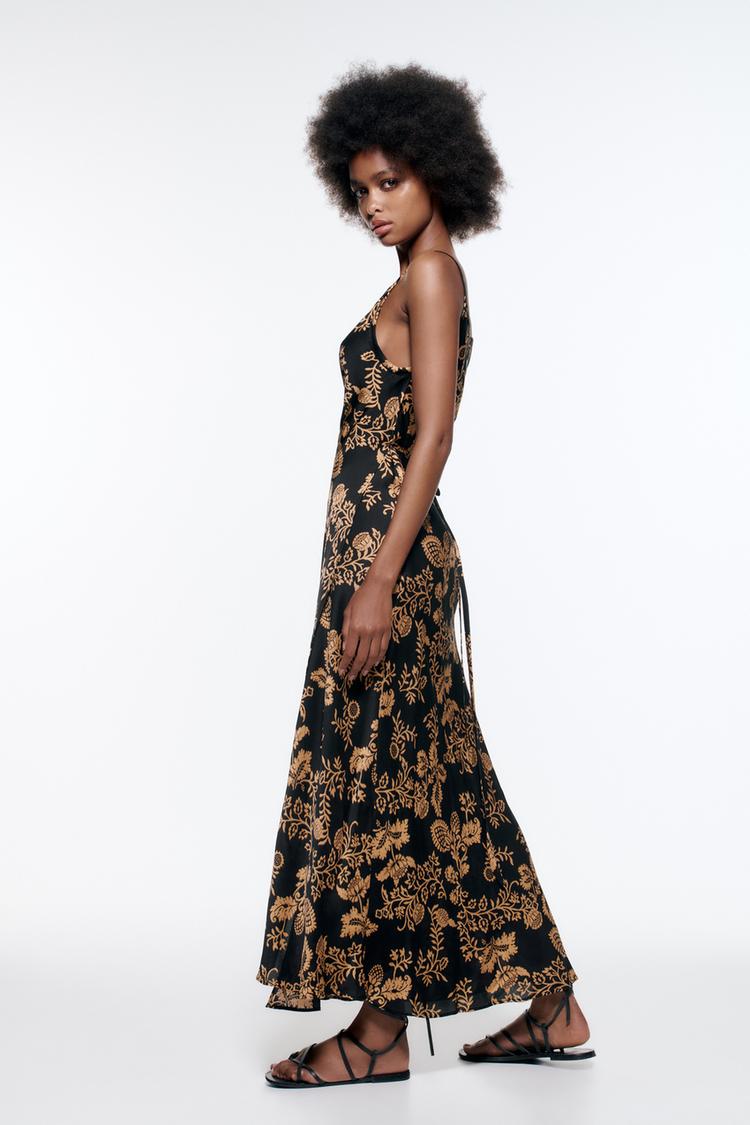 Εικόνα 1 του ΕΜΠΡΙΜΕ ΛΟΥΛΟΥΔΑΤΟ ΦΟΡΕΜΑ από Zara