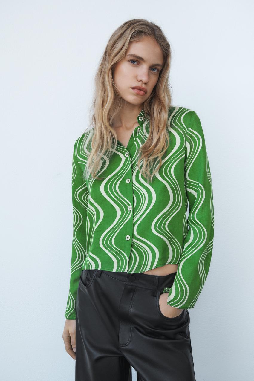 BLUSA SATINADA ESTAMPADA Verde ZARA Espana
