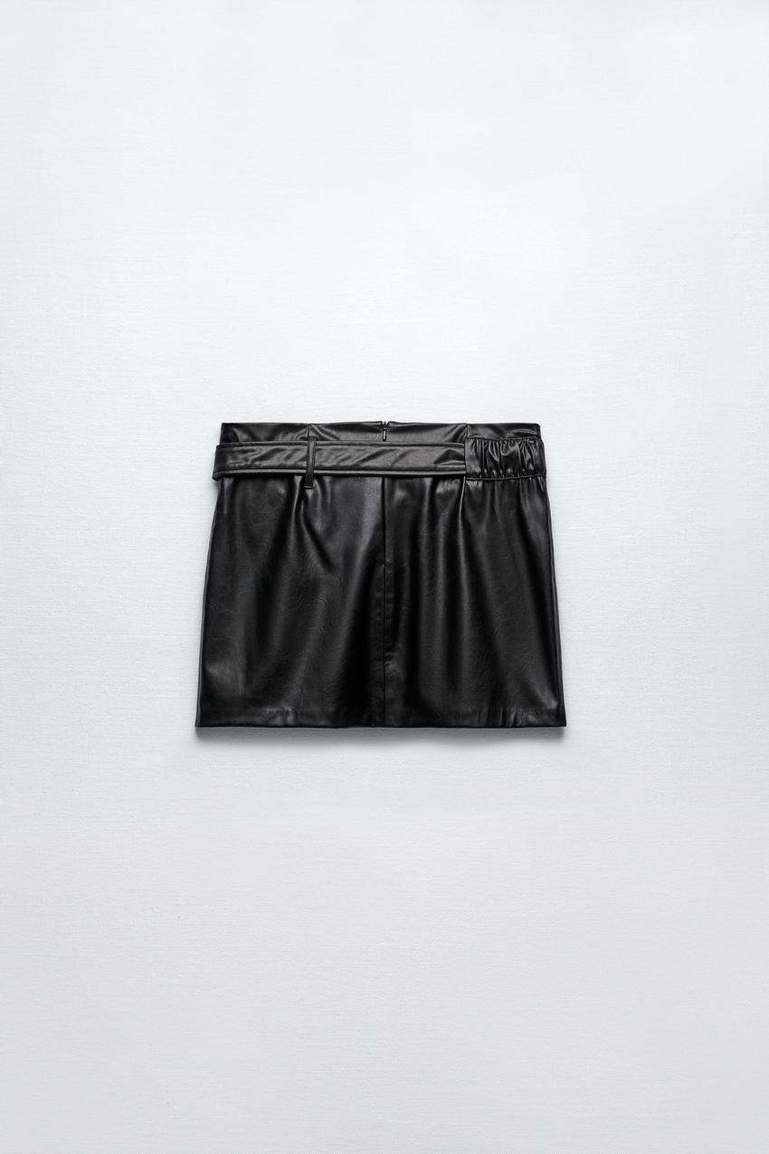 FALDA EFECTO PIEL CINTURON Negro ZARA Espana