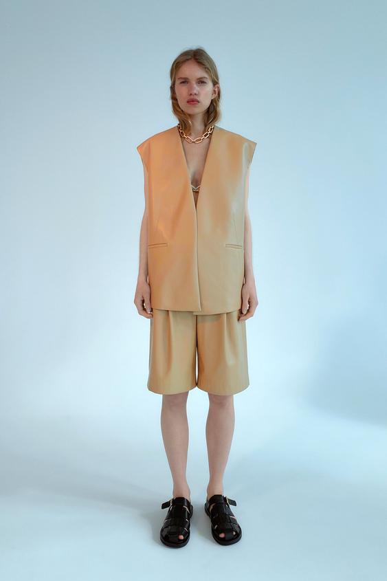 BERMUDA LUNGHI EFFETTO PELLE - Beige | ZARA Italia / Italy