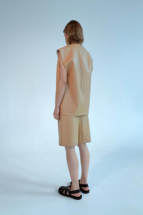 BERMUDA LUNGHI EFFETTO PELLE - Beige | ZARA Italia / Italy