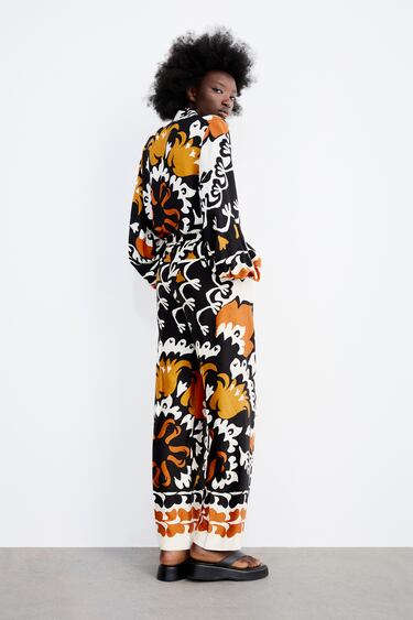 PRINTED TROUSERS WITH DARTS
