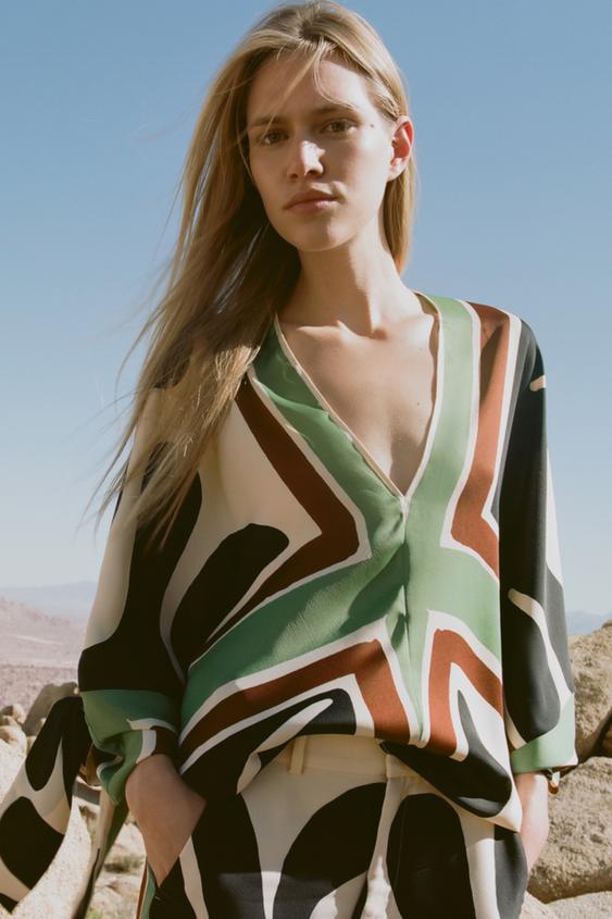 Εικόνα 3 του ΜΠΛΟΥΖΑ ΕΜΠΡΙΜΕ ΜΕ ΦΙΟΓΚΟΥΣ από Zara