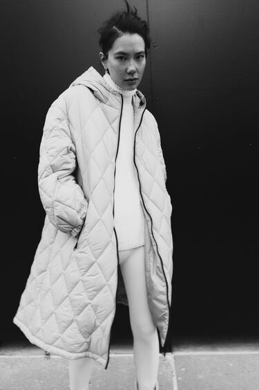 HOODED PUFFER JACKET