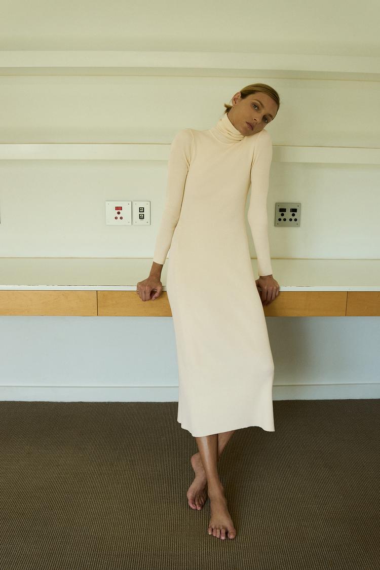 Esta cazadora acolchada por 35,95 euros merece una visita a Zara 10 Merca2.es 3519003733 1 1 1 Merca2.es