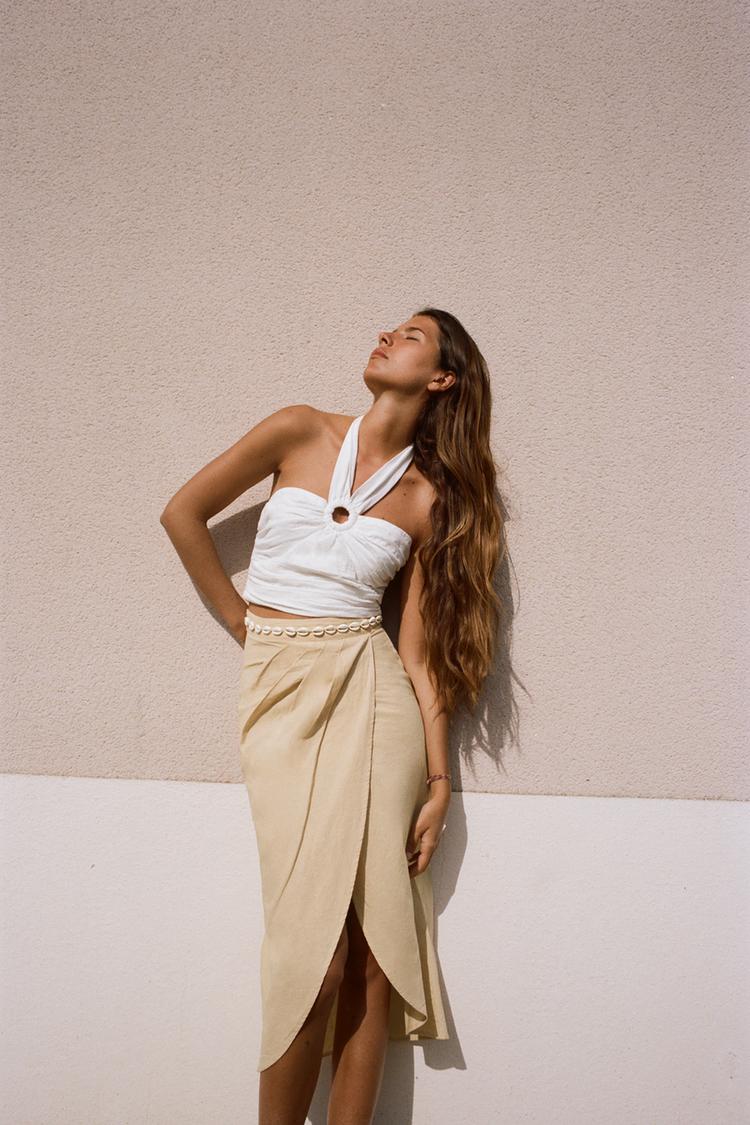 Con estas sandalias de piel de Zara pisarás como una modelo Imagen 0 de FALDA CONCHAS CINTURA de Zara