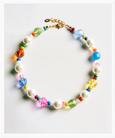 MULTI-COLORED BEADED NECKLACE