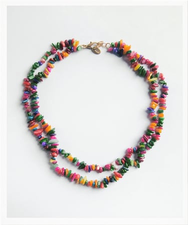 NECKLACE WITH MULTICOLOURED BEADS