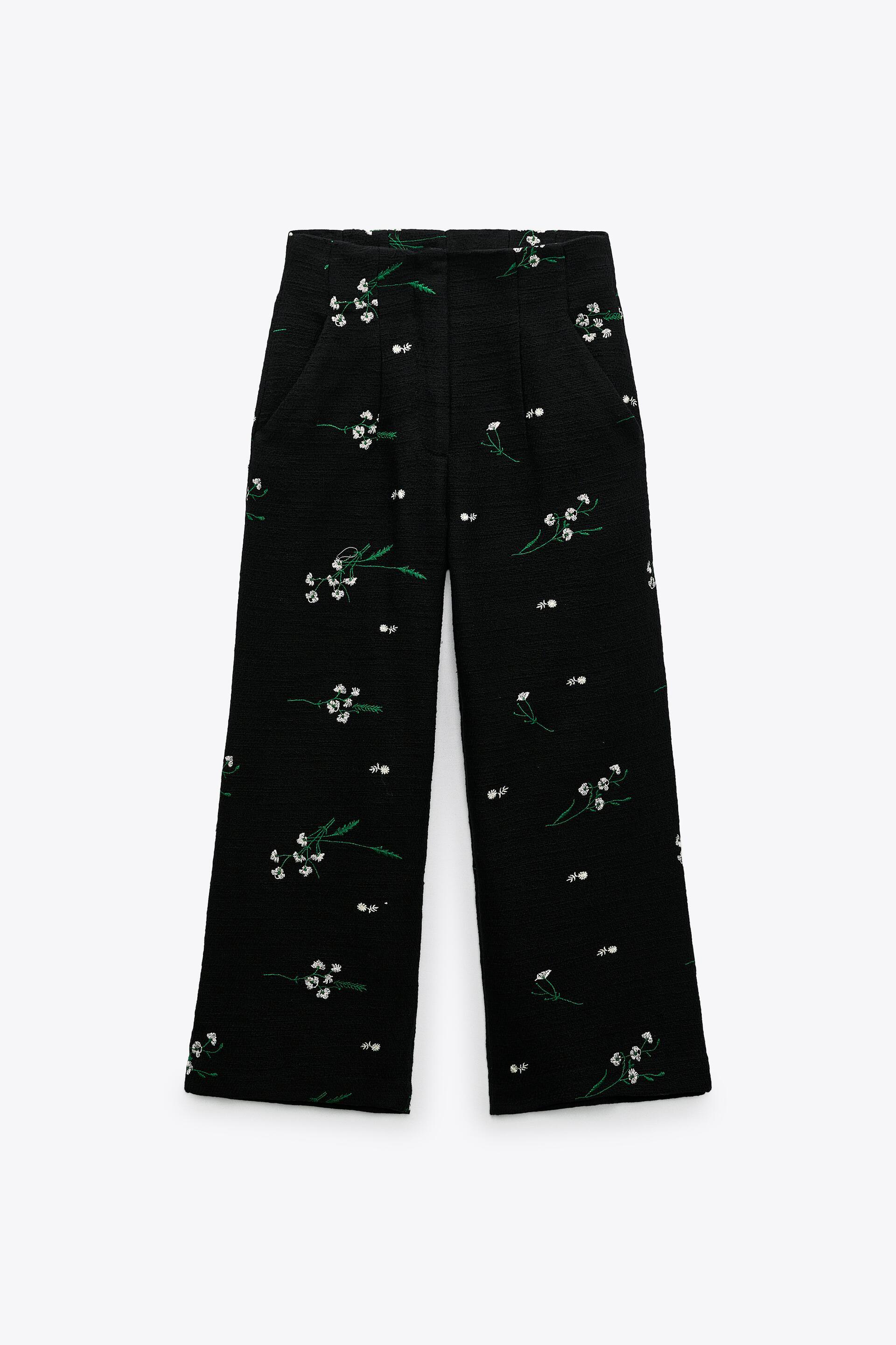 Estos vaqueros de Zara (en color crudo y con estampado de flores) que ya  han enamorado a Instagram serán el primer 'agotado' de la primavera