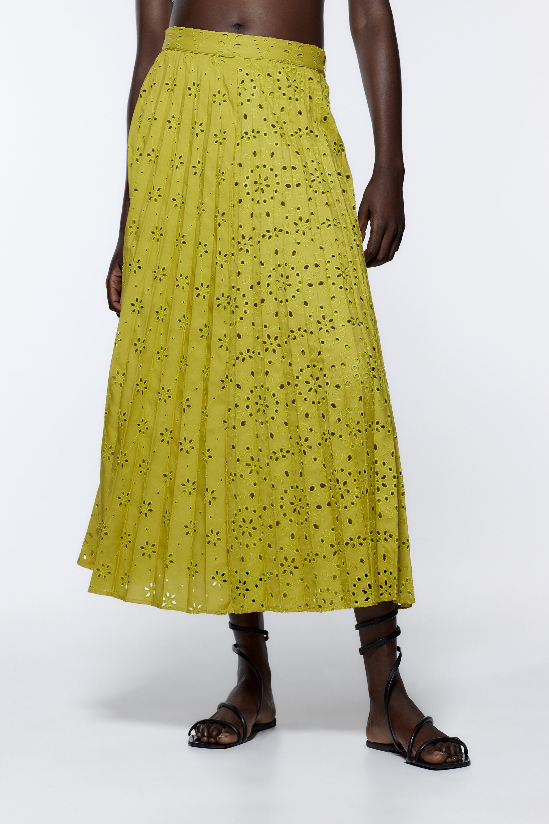 NWT ZARA GREEN MIDI SKIRT WITH FLORAL EMBROIDERY 0881/251