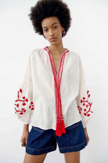BLOUSE WITH COMBINED EMBROIDERY