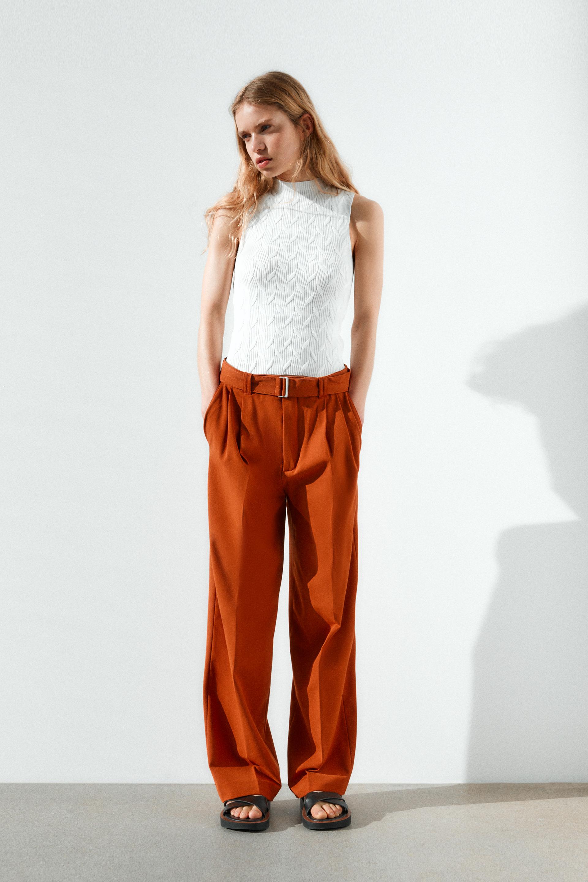 TOP IN MAGLIA SENZA MANICHE - Bianco | ZARA Italia / Italy