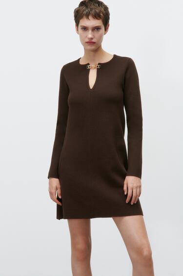 KNIT DRESS WITH CHAIN DETAIL