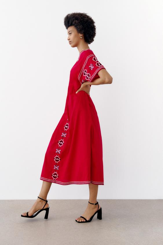 Εικόνα 2 του ΦΟΡΕΜΑ ΤΟΥΝΙΚ ΑΠΟ ΠΟΠΛΙΝΑ ΜΕ ΚΕΝΤΗΜΑΤΑ από Zara