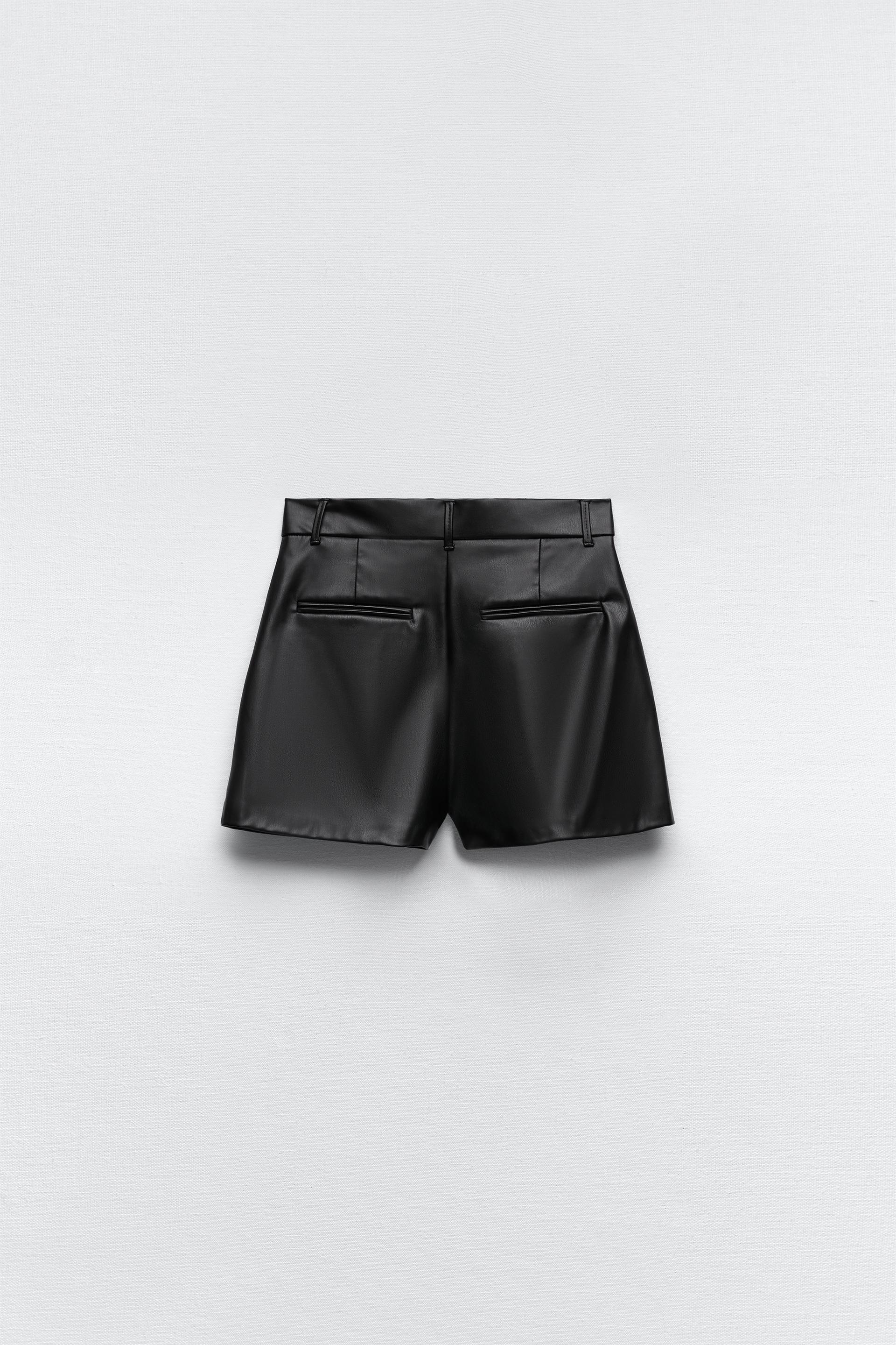 BERMUDA EFECTO PIEL - Marrón claro | ZARA España