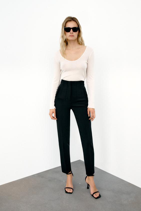 No te compliques: este pantalón de tiro alto de Zara es el mejor Imagen 0 de PANTALÓN TIRO ALTO de Zara