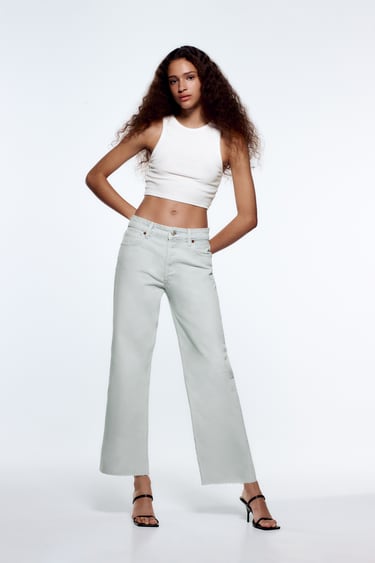 MID-RISE WIDE STRAIGHT JEANS