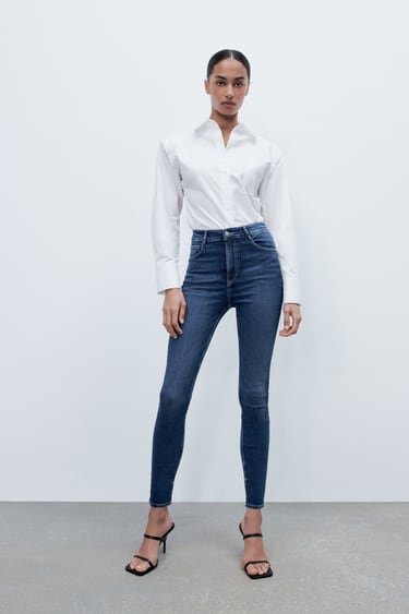 Image 0 of HIGH RISE SCULPT JEANS from Zara