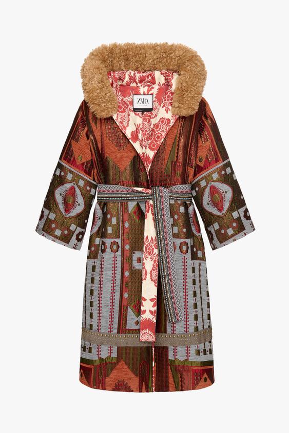 Image 0 of ЖАККАРДОВОЕ ПАЛЬТО LIMITED EDITION от Zara