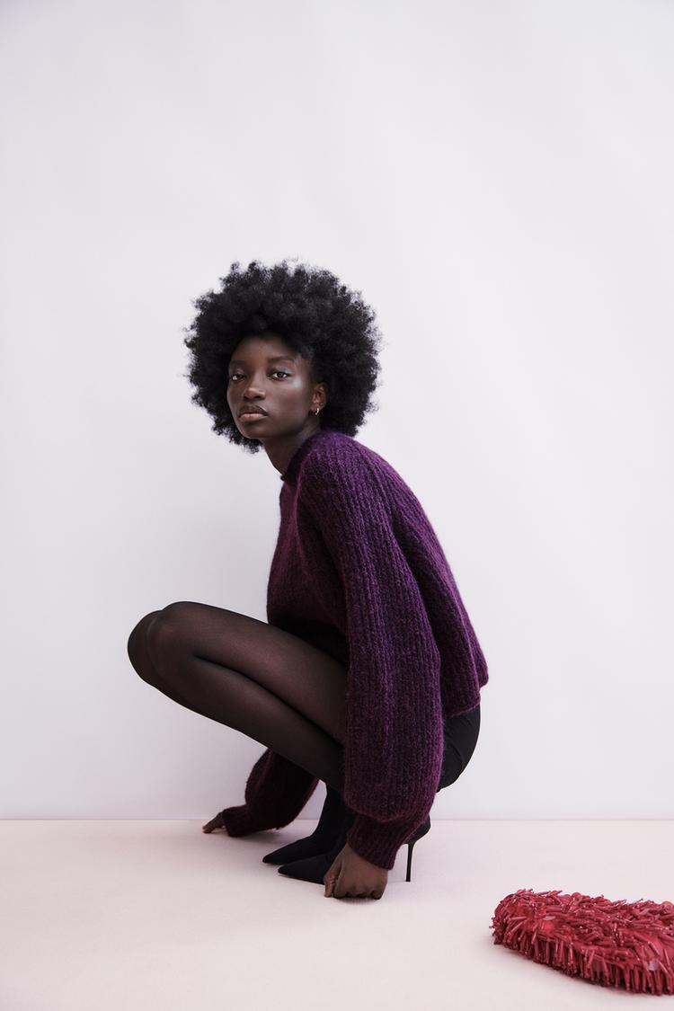 Esta cazadora acolchada por 35,95 euros merece una visita a Zara 8 Merca2.es Imagen 3 de JERSEY PUNTO PERLADO de Zara