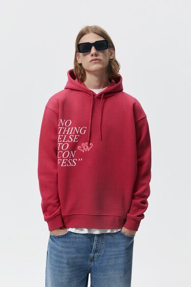 HOODIE WITH CONTRASTING TEXT PRINT
