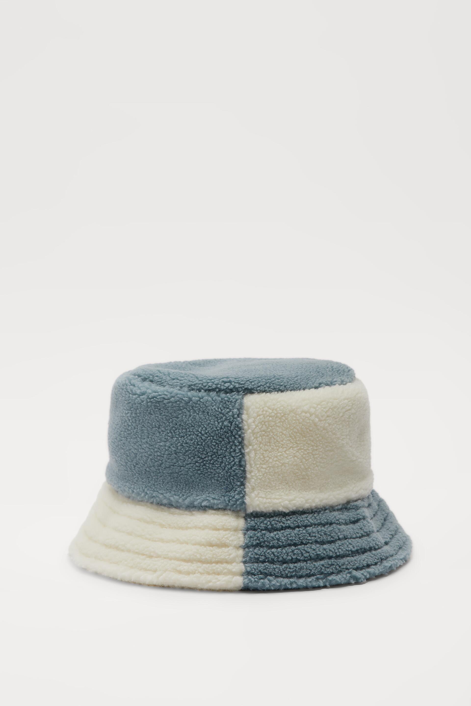 COLOUR BLOCK FAUX SHEARLING BUCKET HAT 
