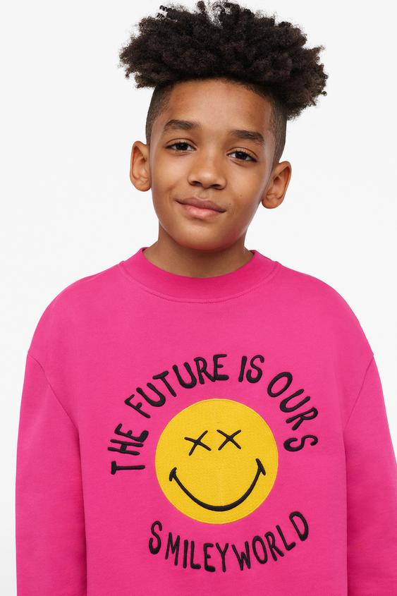 HAPPY COLLECTION EMBOSSED SWEATSHIRT 