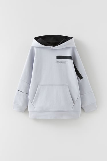SPORTY HOODIE WITH CONTRAST DETAILS