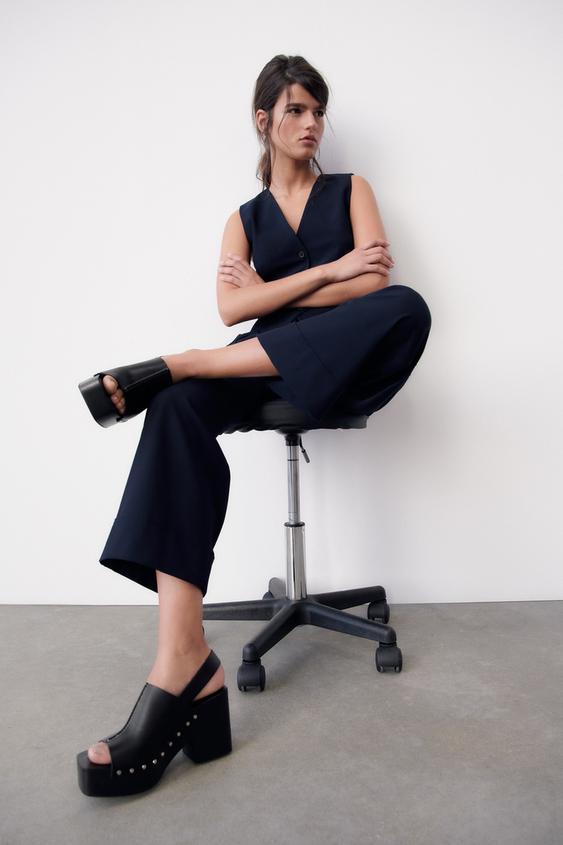ZUECO TACÓN PIEL HEBILLA - Negro | ZARA España