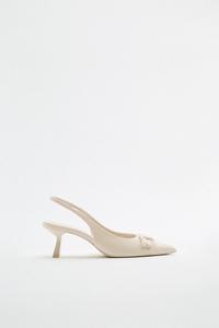ZAPATO TACON CADENA PIEL DESTALONADO - Blanco Crudo | ZARA España