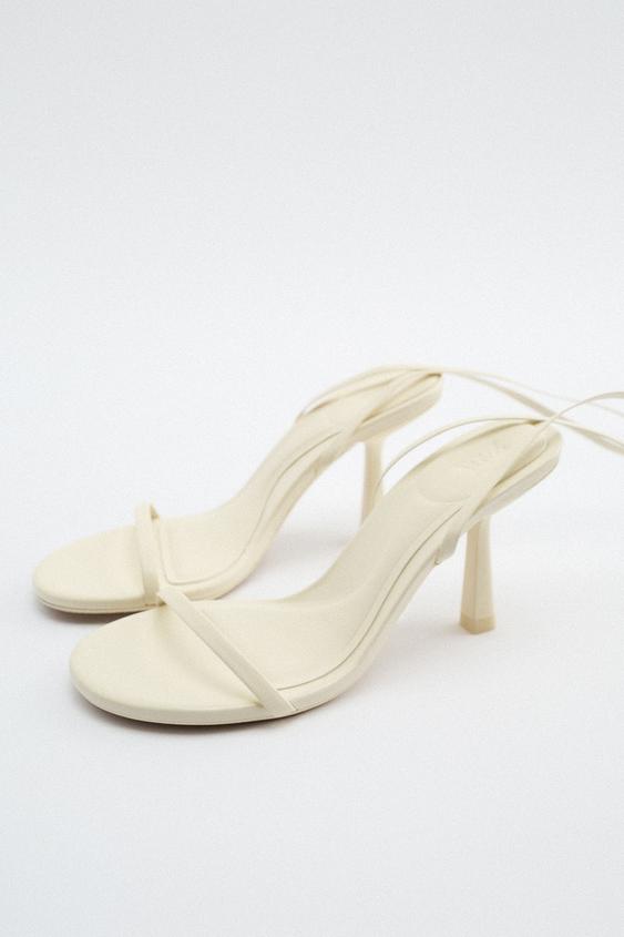 SANDALIA TACÓN TIRAS PIEL ATADA - Blanco Crudo | ZARA Chile