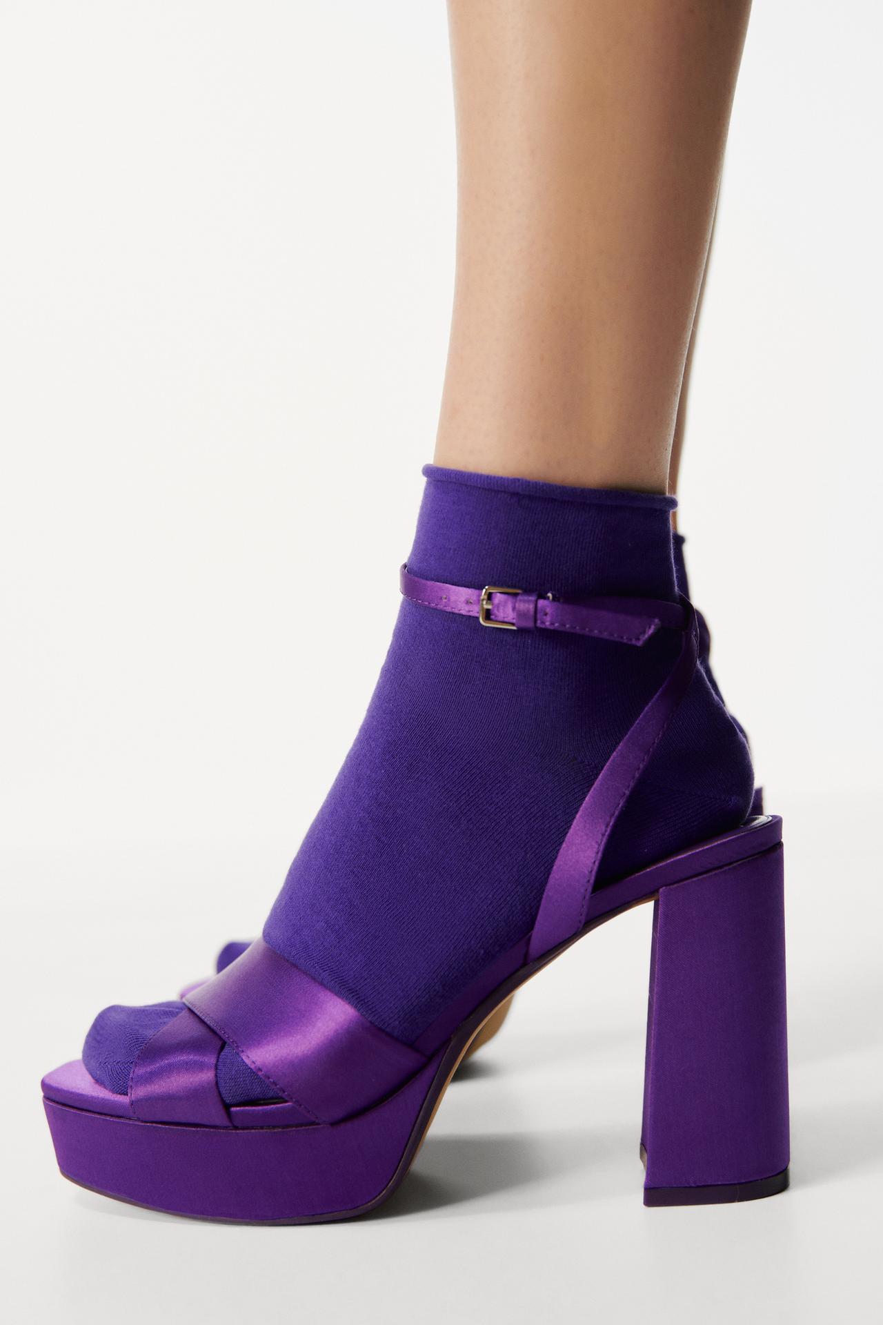 Zara Satin Purple platform sandals with block heel. Wide crossed straps at the front and a Buckled ankle strap fastening.