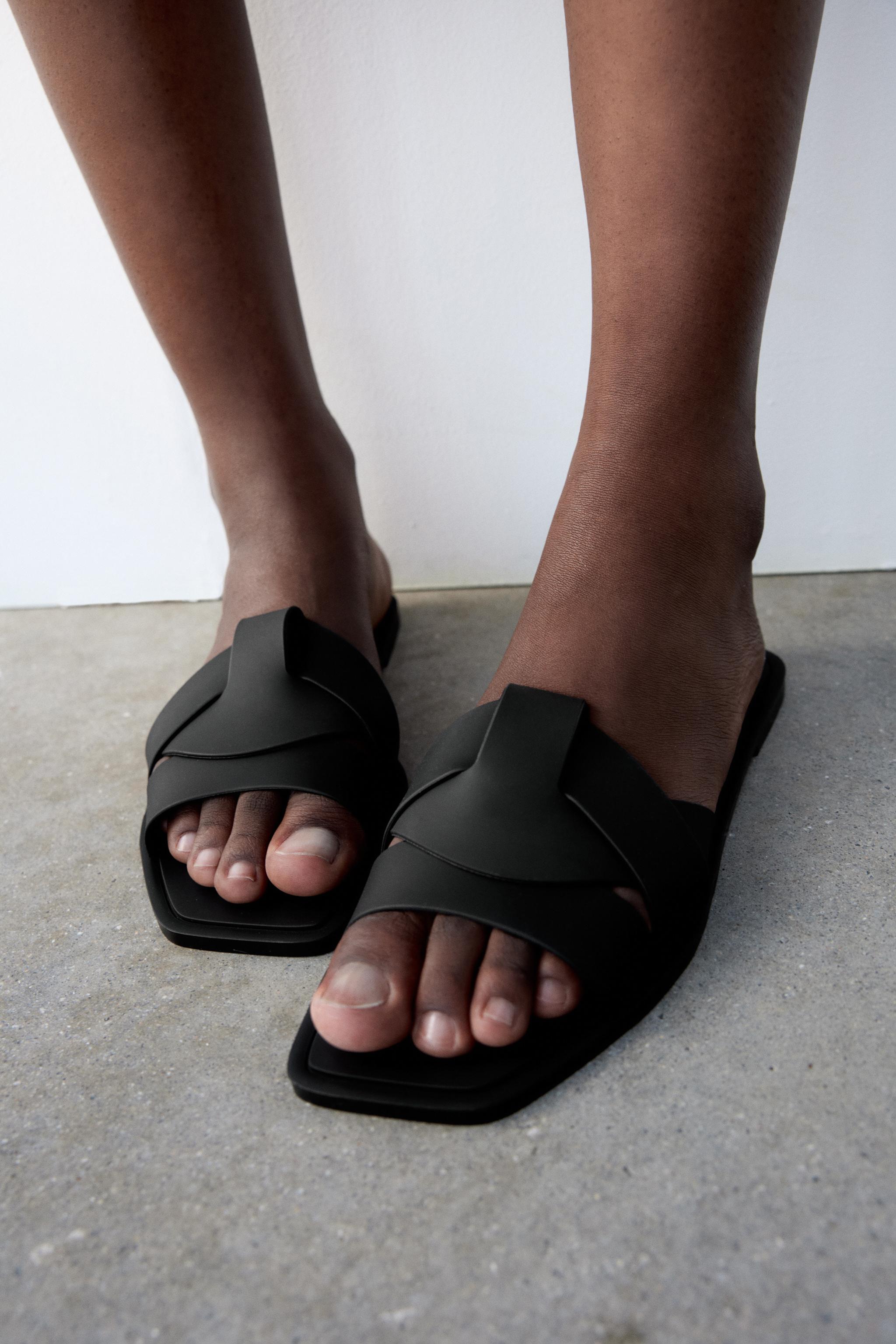 SLIDE SANDALS WITH CROSSOVER RUBBERIZED STRAPS