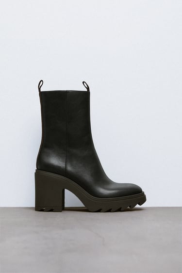 RUBBERIZED HEELED ANKLE BOOTS