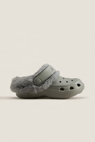 Detachable faux fur mule slippers