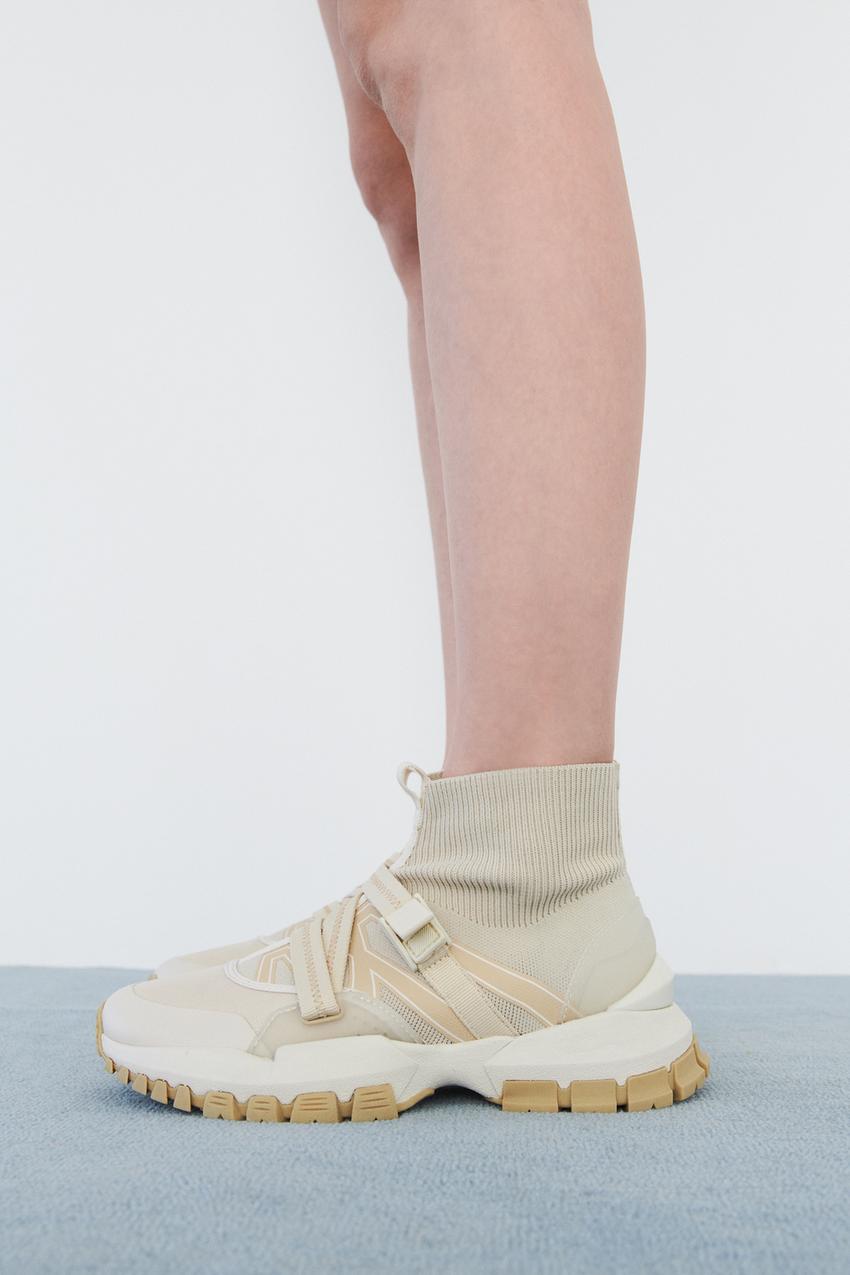 ZAPATILLAS DEPORTIVAS ABOTINADAS TEJIDO Blanco Crudo ZARA Espana