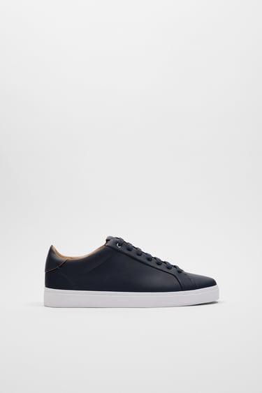 MINIMALIST LACE-UP TRAINERS