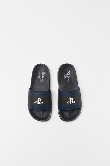 KIDS/ PLAYSTATION © SONY INTERACTIVE ENTERTAINMENT POOL SANDALS