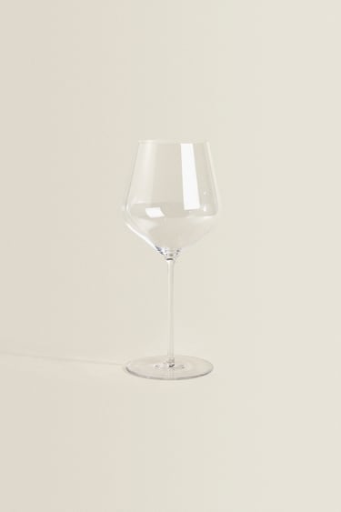 Image 0 of BLOWN CRYSTALLINE WINE GLASS from Zara