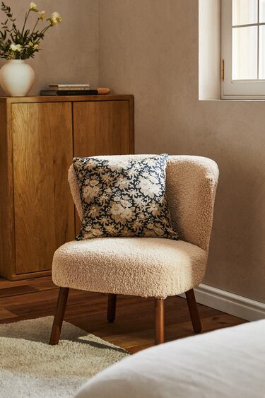 Image 0 of UPHOLSTERED ARMCHAIR from Zara