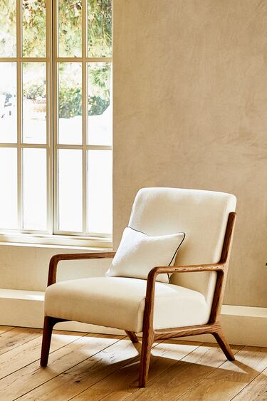 Image 0 of ASH WOOD AND LINEN ARMCHAIR from Zara