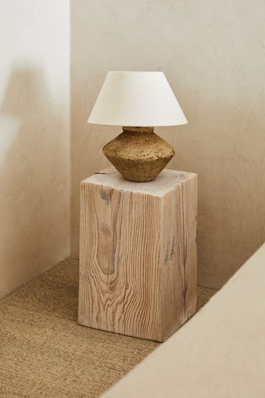 LAMP WITH A STONE BASE