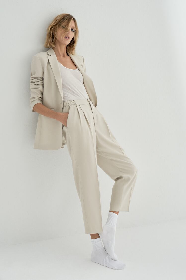 ZARA 806 straight fit single-button blazer and textured cropped trousers